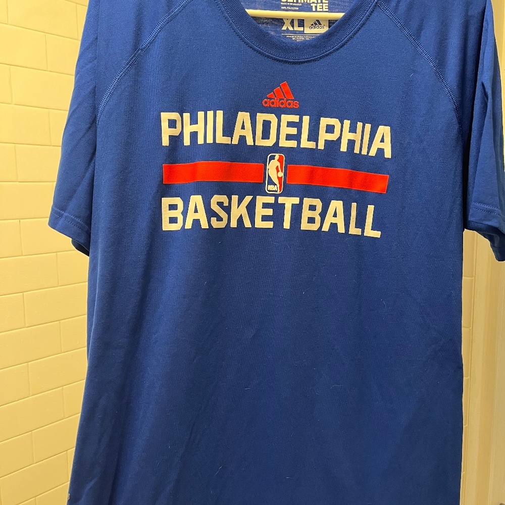 Men’s Adidas 76ers Tee